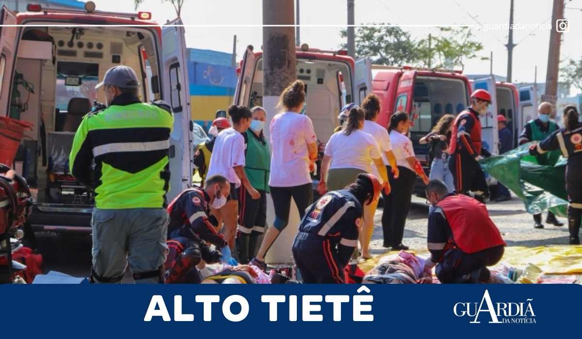 Simulação de acidente de trânsito em Mogi das Cruzes durante as ações do Maio Amarelo.